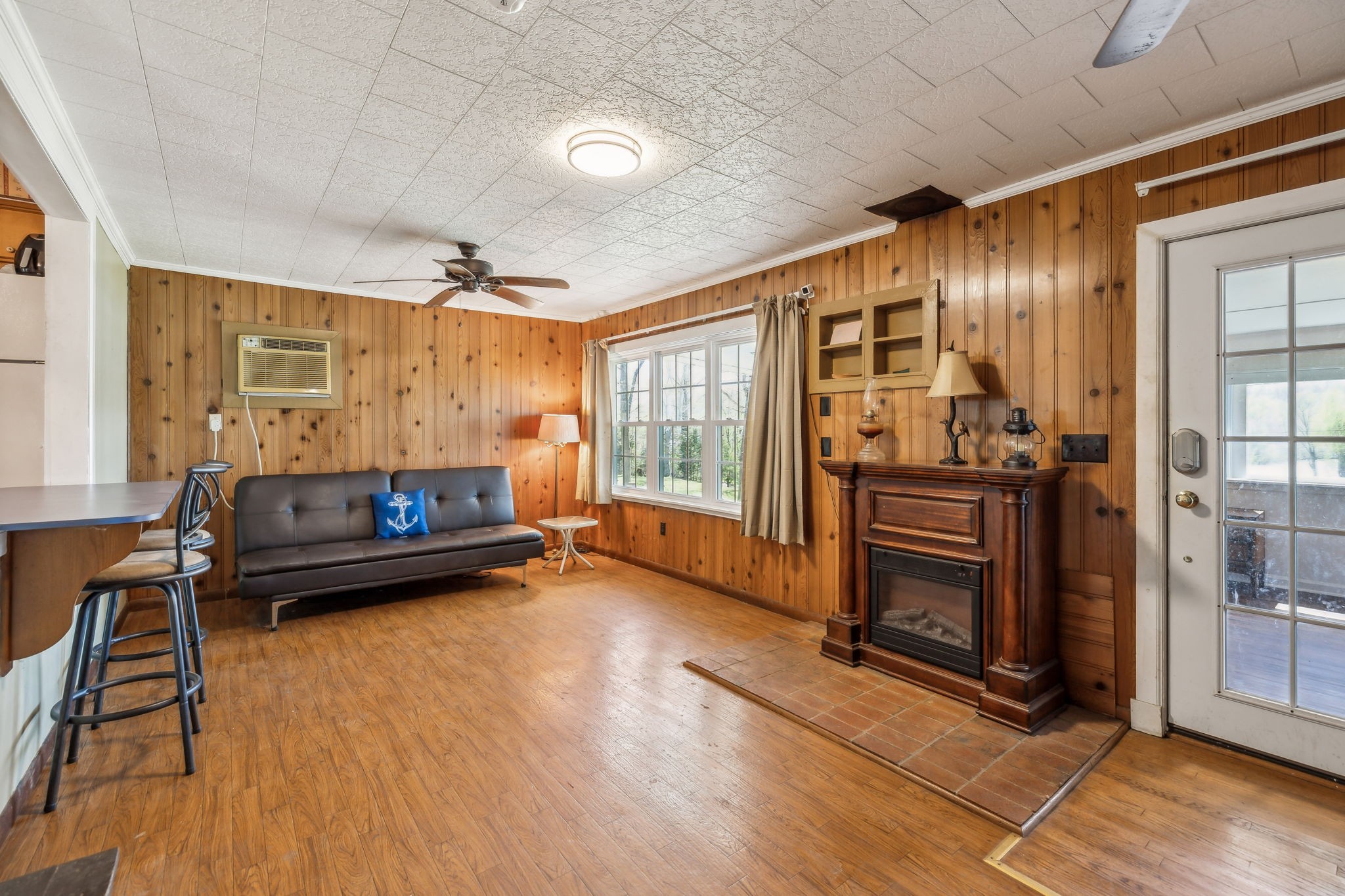 11460 Crooked Creek Road Lobelville TN 37097