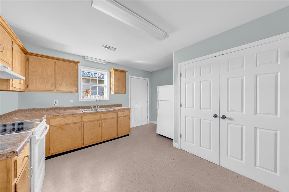 34 Sr 399 Palmer TN 37365