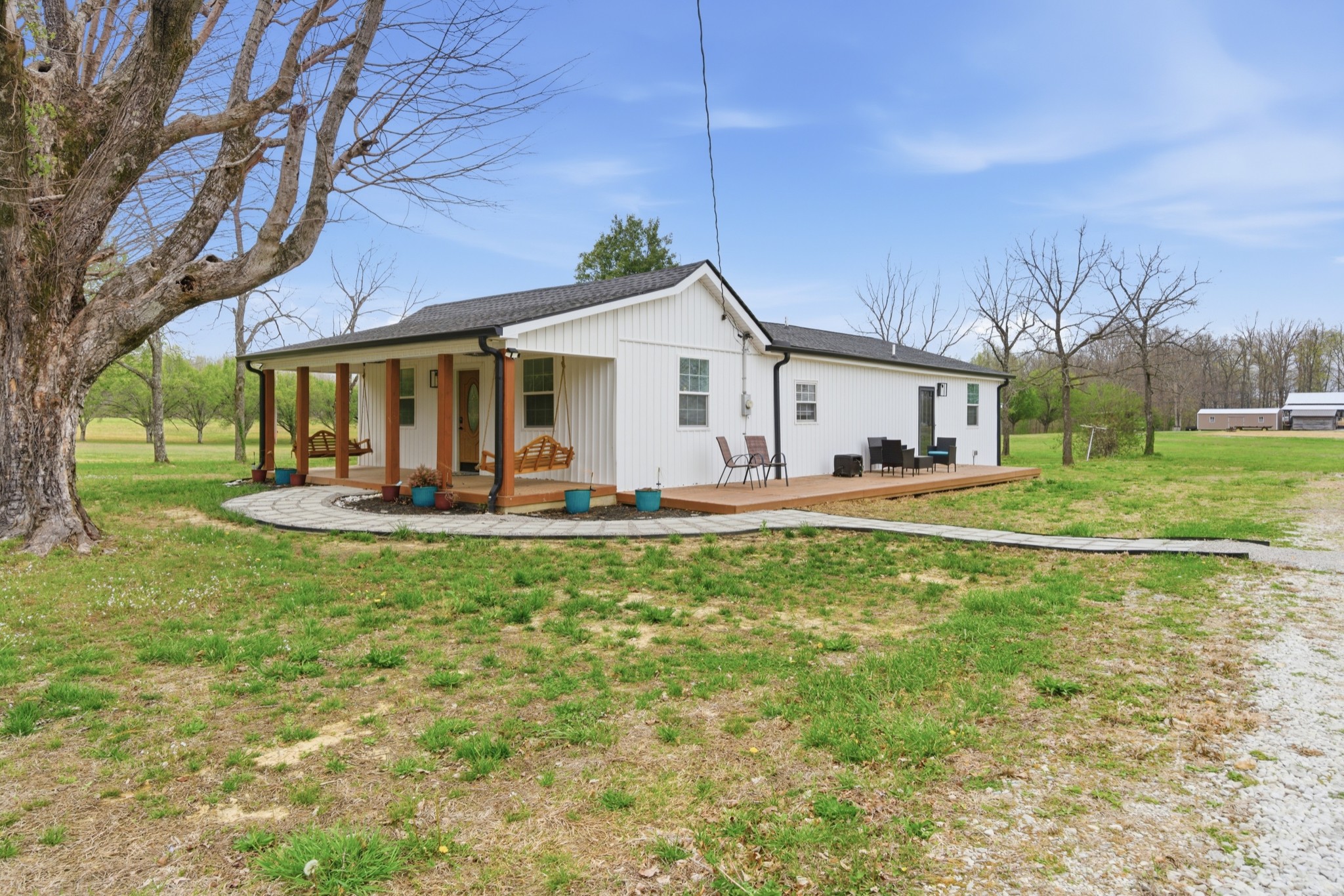 1237 Abiff Road Bon Aqua TN 37025