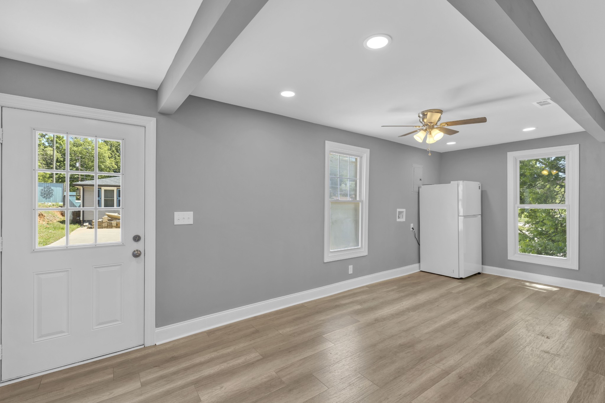223 4th Ave, E Springfield TN 37172