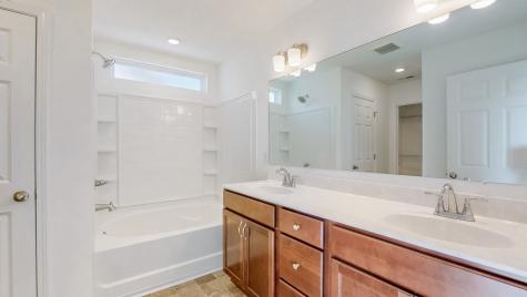 156 Hampshire Way White House TN 37188