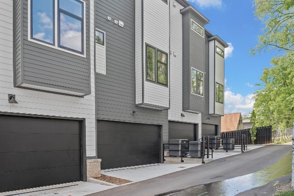 1268 3rd Ave, S Nashville TN 37210