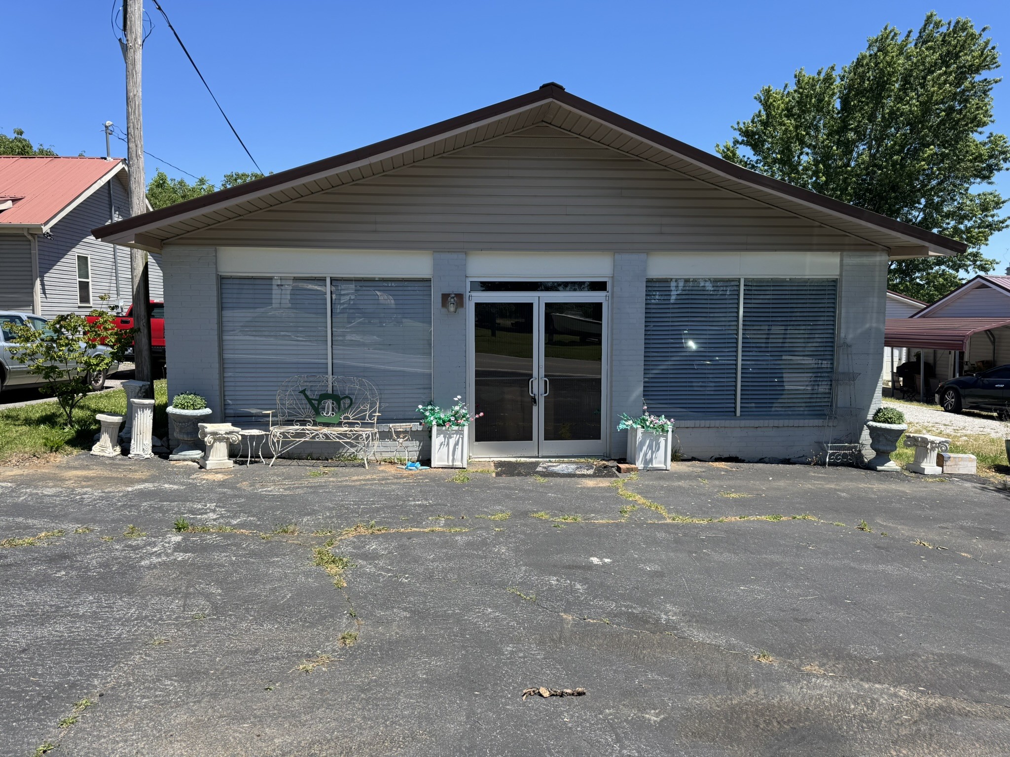 1075 S College Street Winchester TN 37398