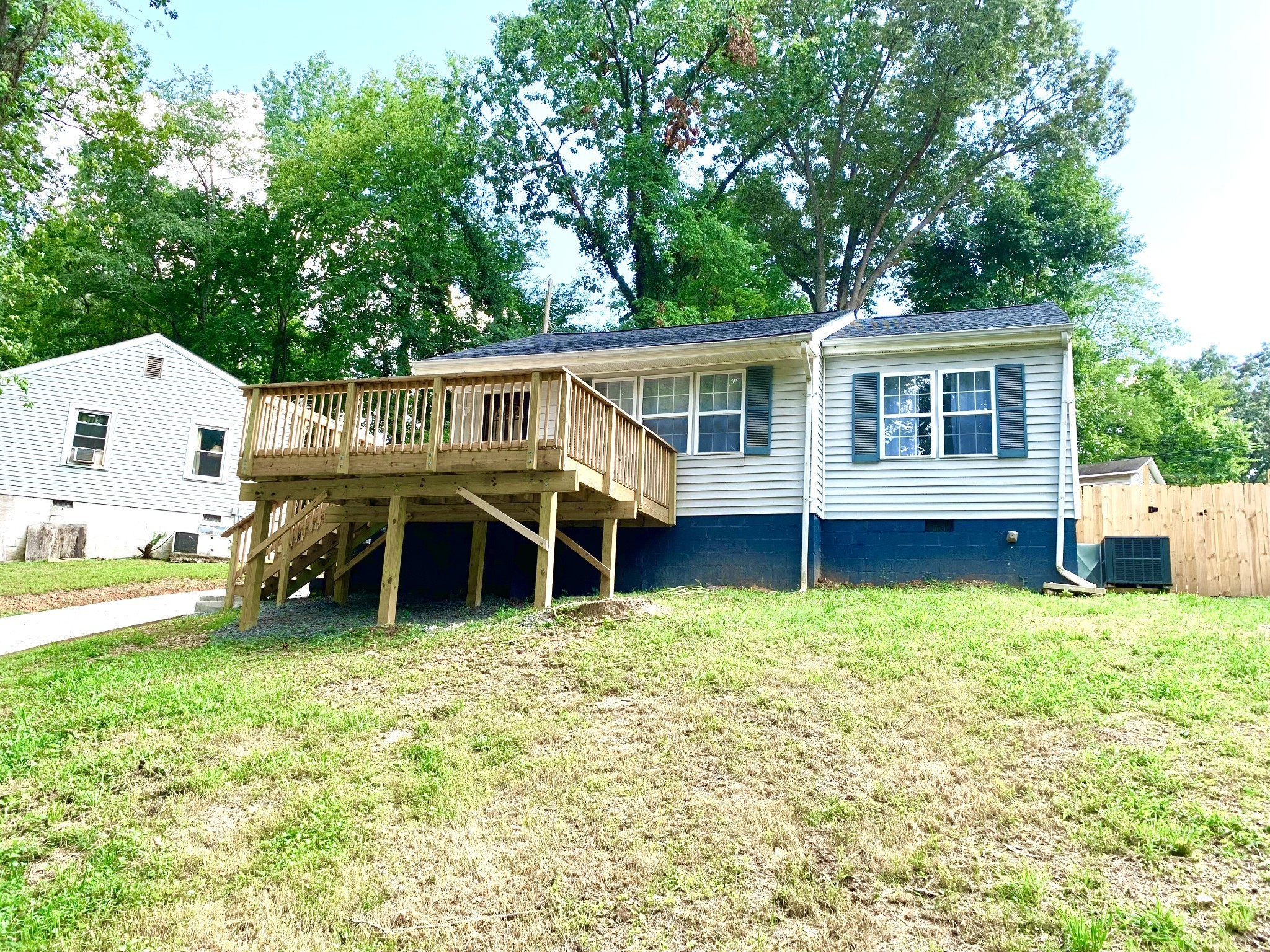 714 Woodlawn Drive Clarksville TN 37040
