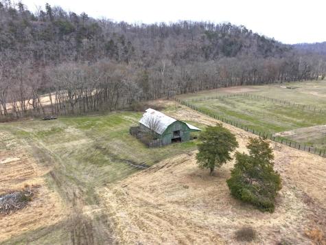 7699 N County Line Road Fairview TN 37062