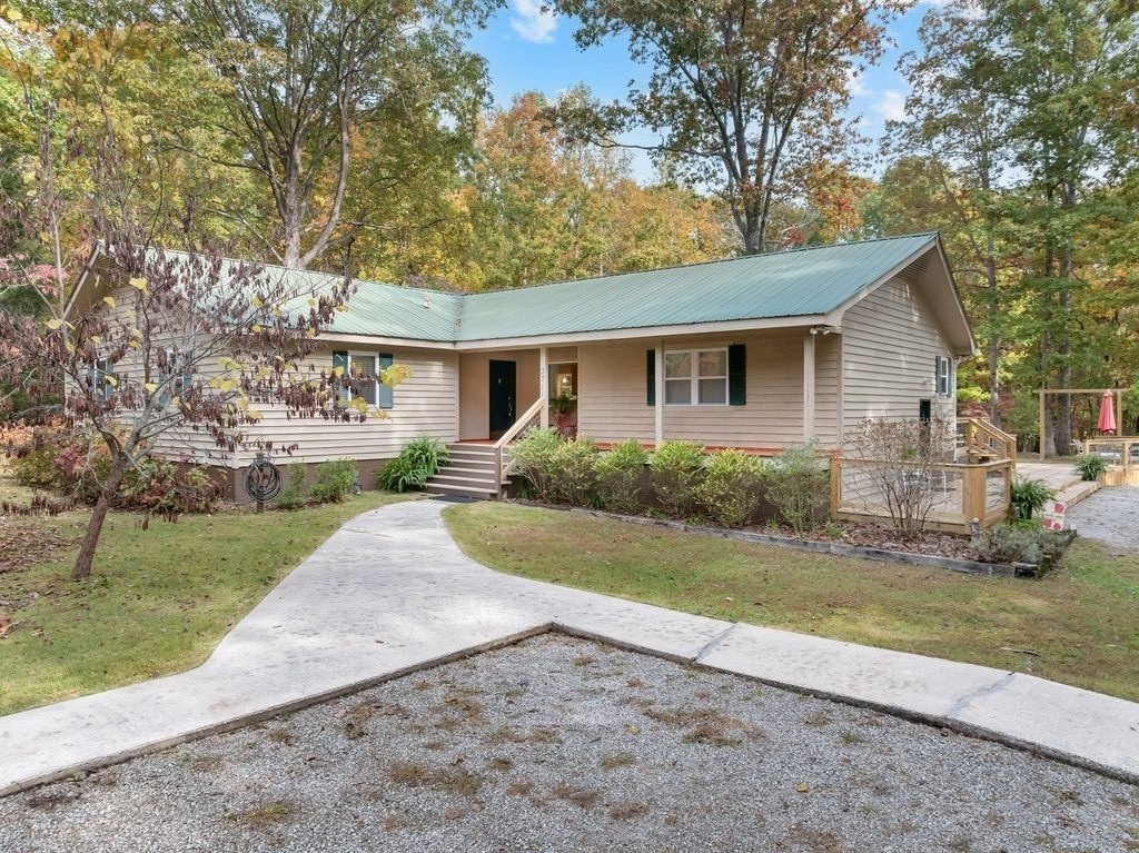 3711 Jump Off Road Sewanee TN 37375