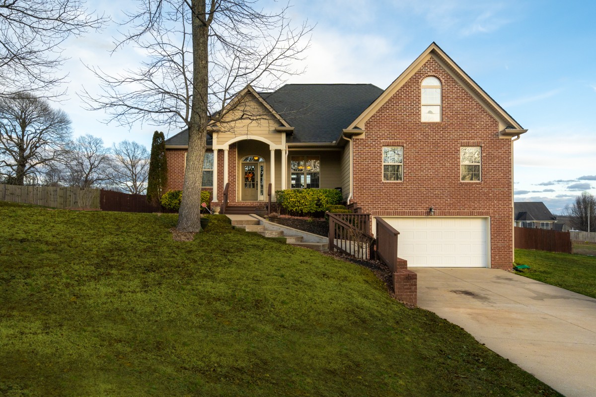 122 Laken Lane Dickson TN 37055