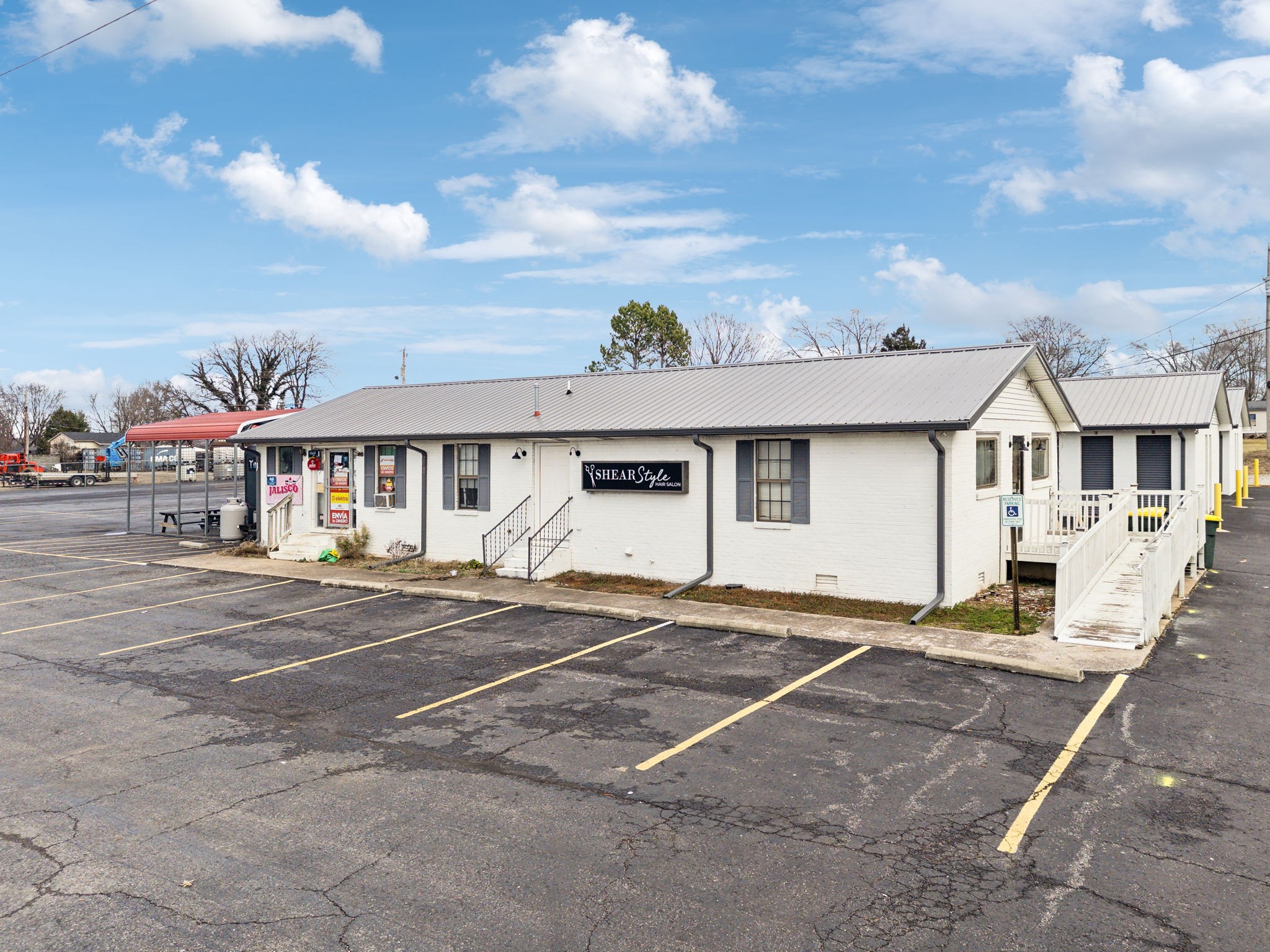 457 N Broadway Portland TN 37148