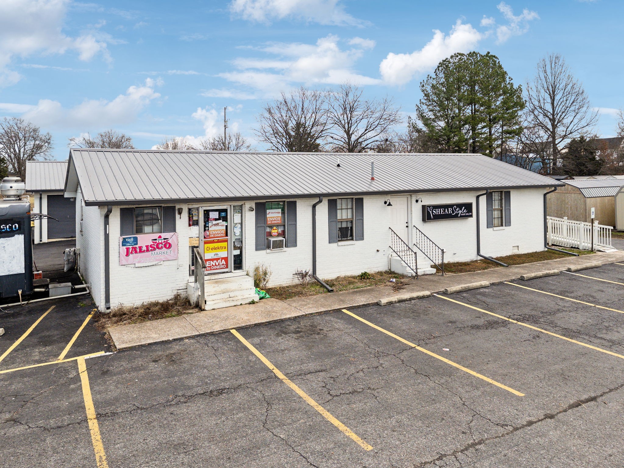 457 N Broadway Portland TN 37148