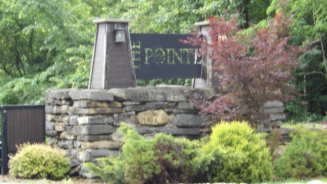 17 D Crappie Lane Hilham TN 38568