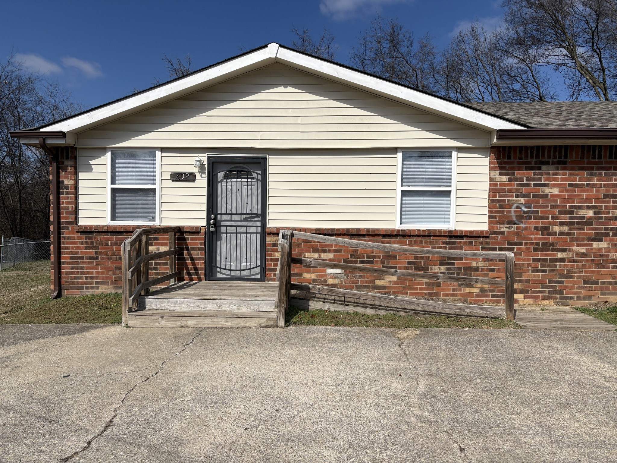 809 Brickmont Court Nashville TN 37207