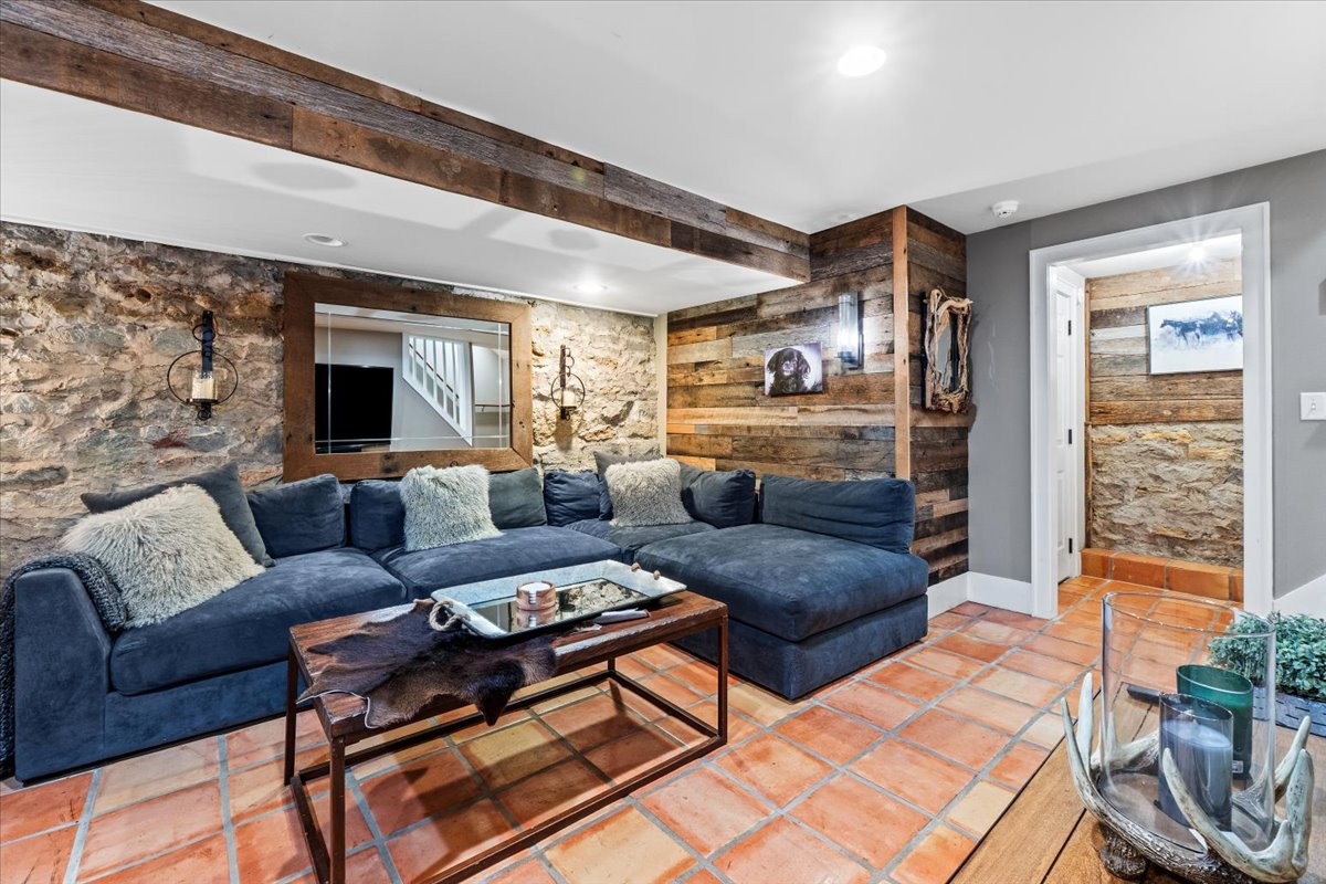 5400 Hillsboro Pike Nashville TN 37215
