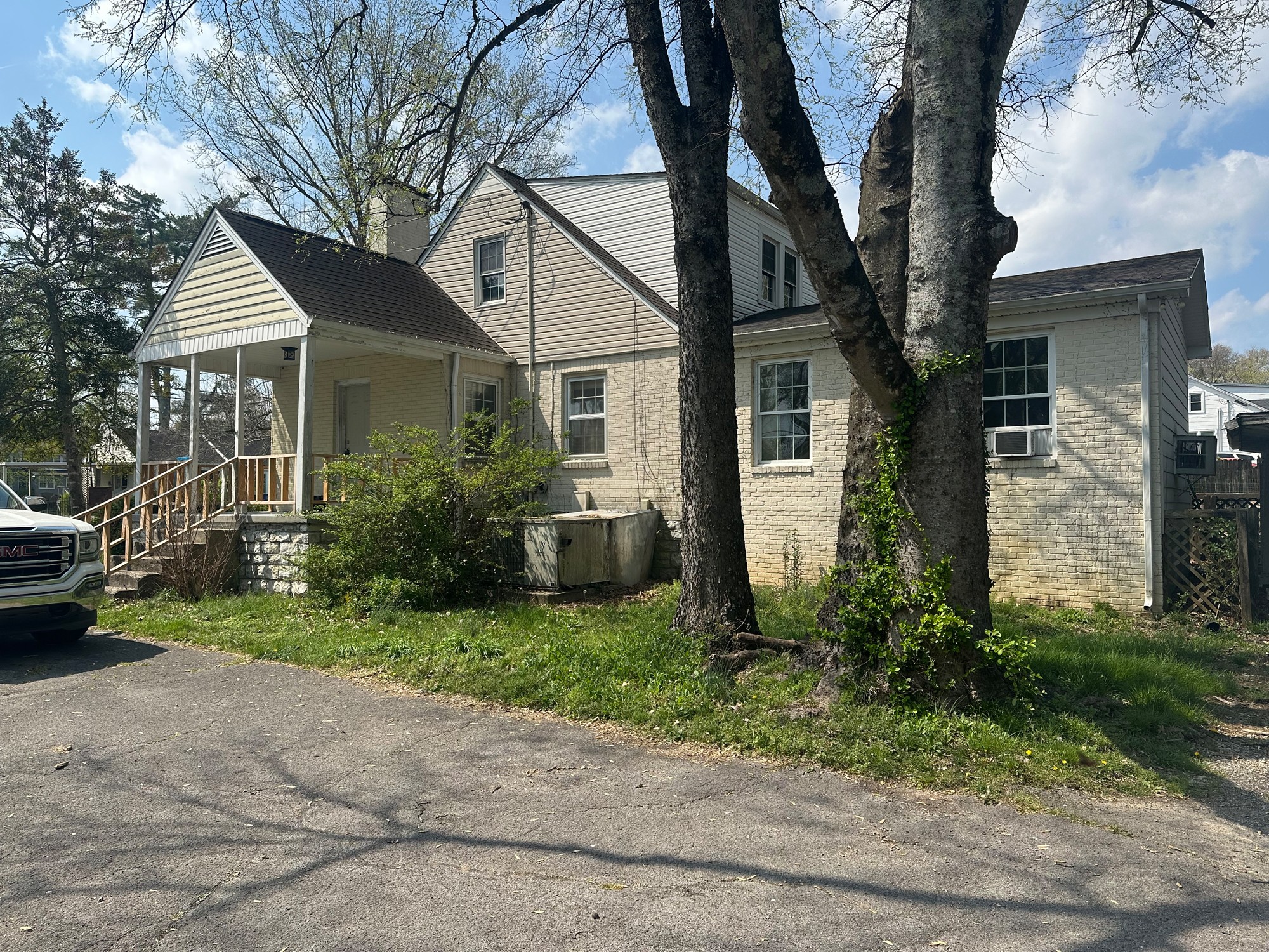 1111 S Brittain Street Shelbyville TN 37160