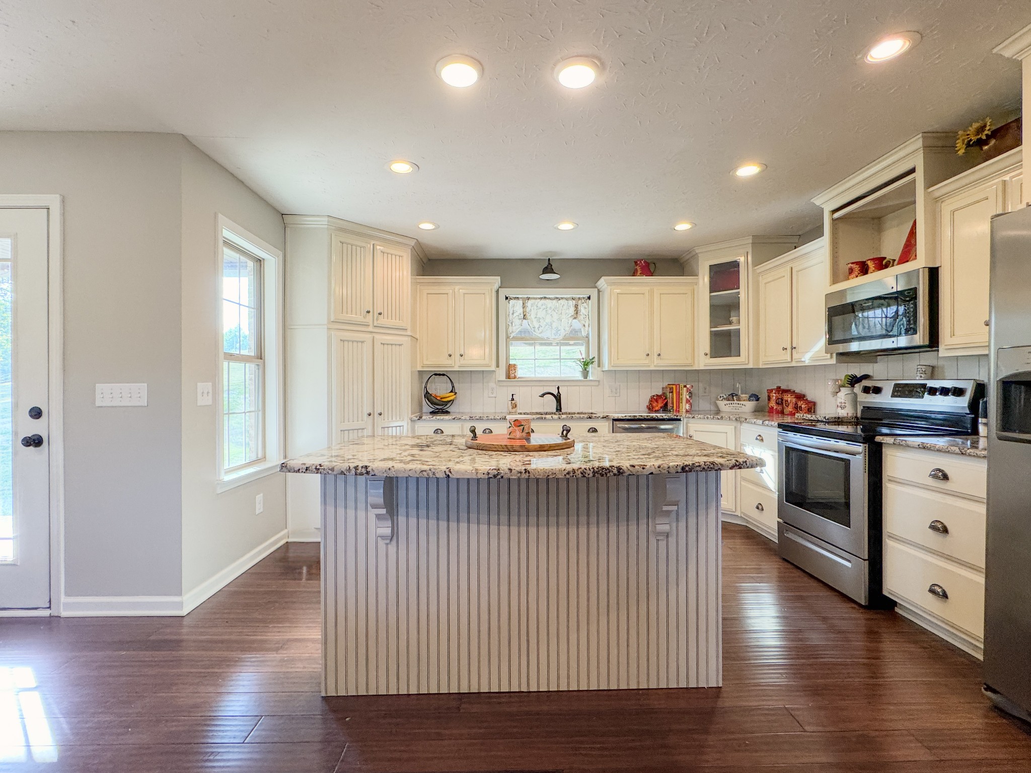 1631A Rock Bridge Road Bethpage TN 37022