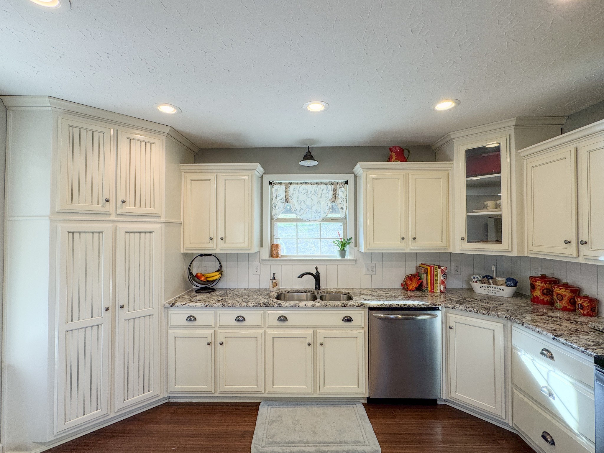 1631A Rock Bridge Road Bethpage TN 37022