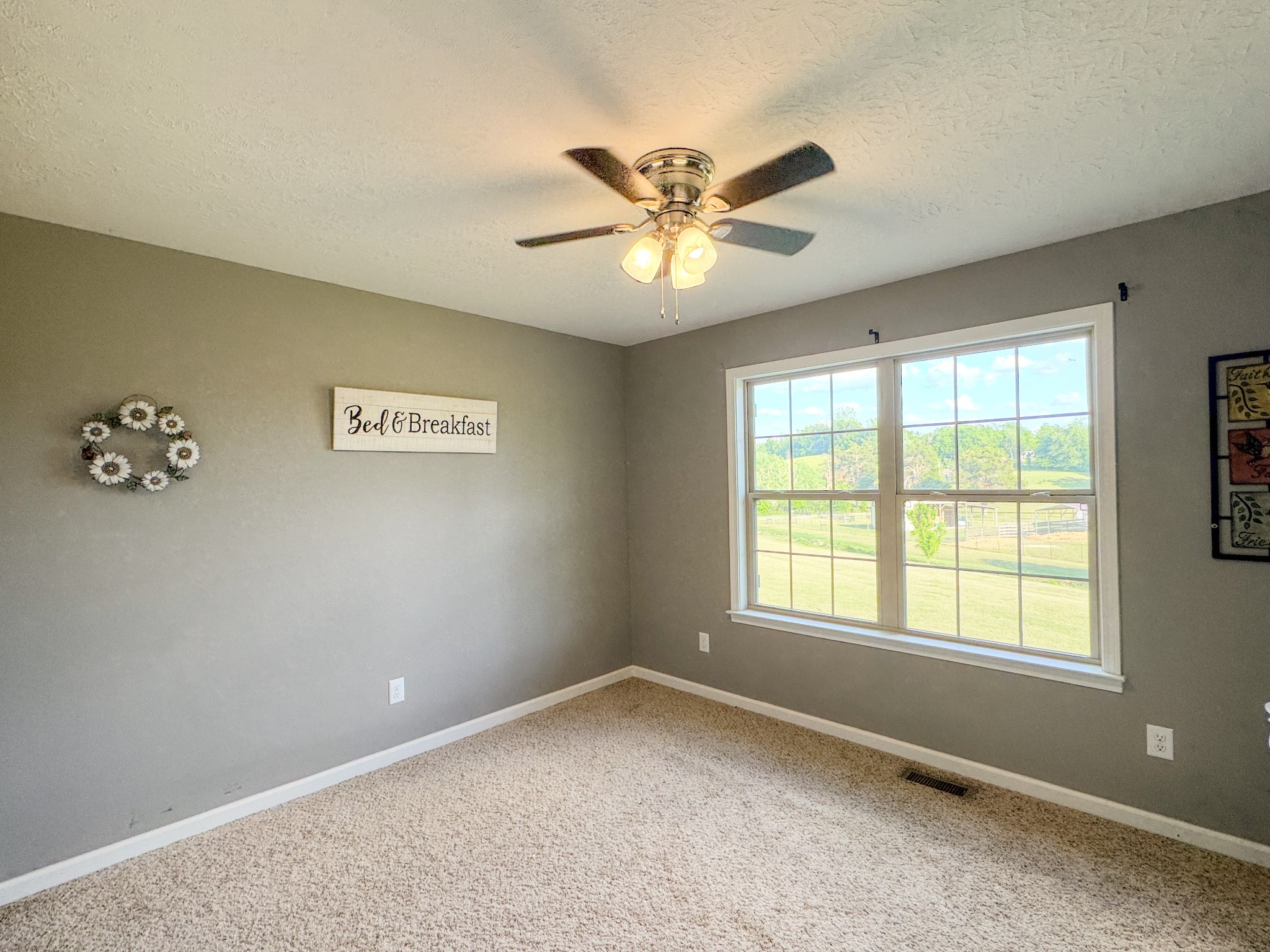 1631A Rock Bridge Road Bethpage TN 37022