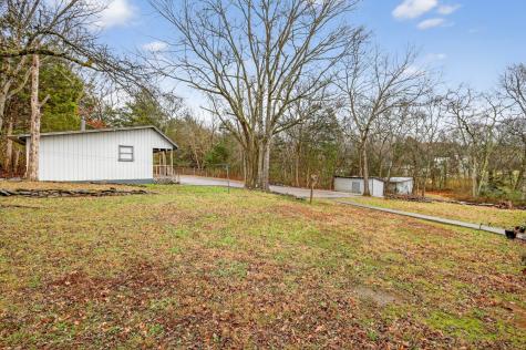 5815 Bradyville Road Bradyville TN 37026