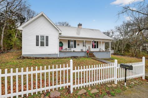 5815 Bradyville Road Bradyville TN 37026