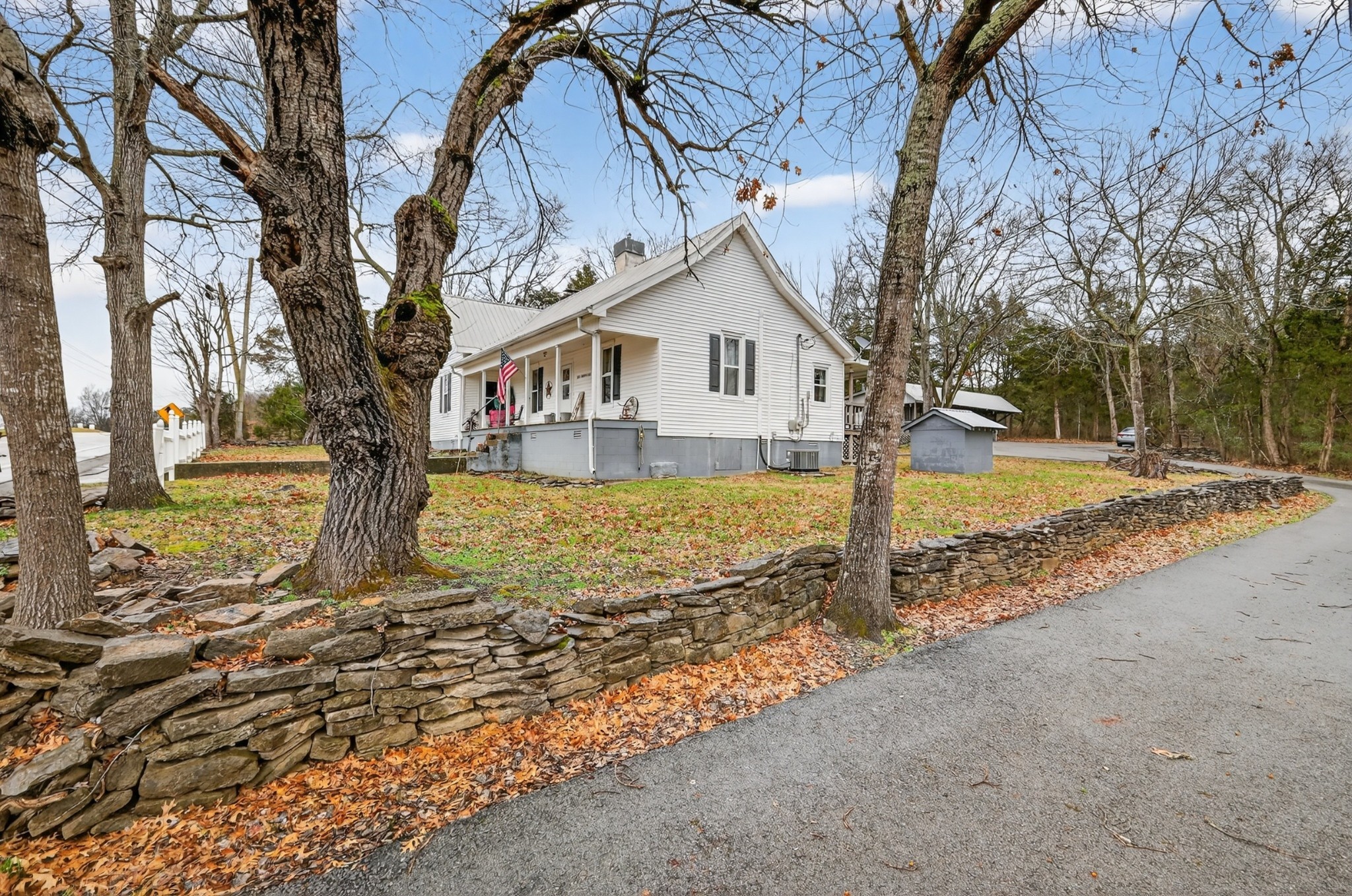 5815 Bradyville Road Bradyville TN 37026