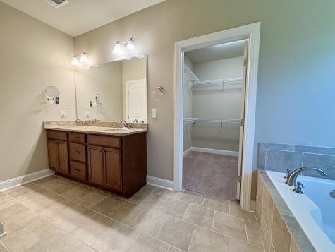 128 Village Circle Lebanon TN 37087