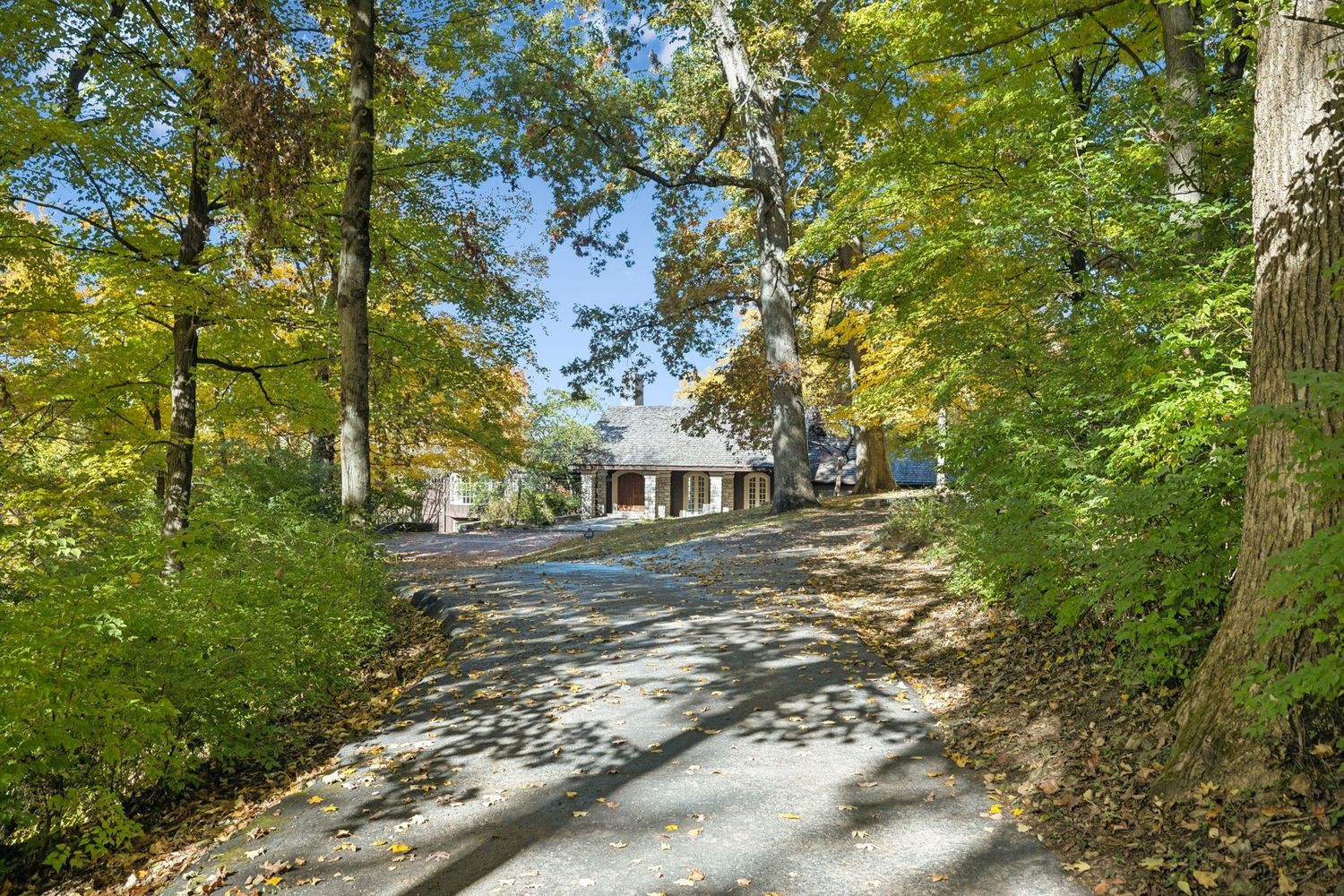 5887 Fredricksburg Drive Nashville TN 37215