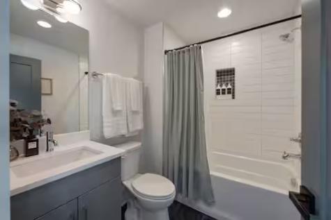 3218 Charlotte Avenue Nashville TN 37209