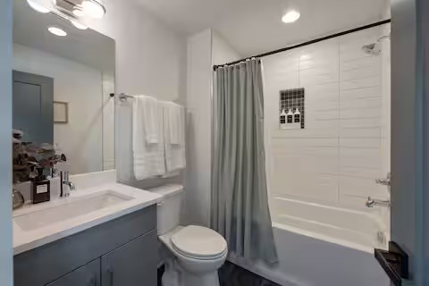 3218 Charlotte Avenue Nashville TN 37209