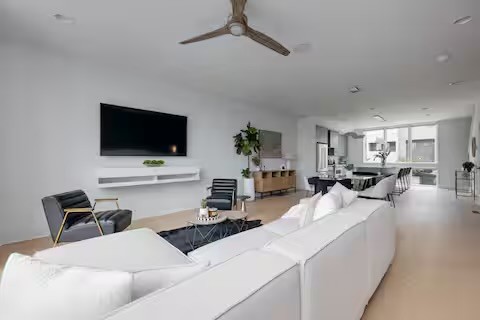 3218 Charlotte Avenue Nashville TN 37209