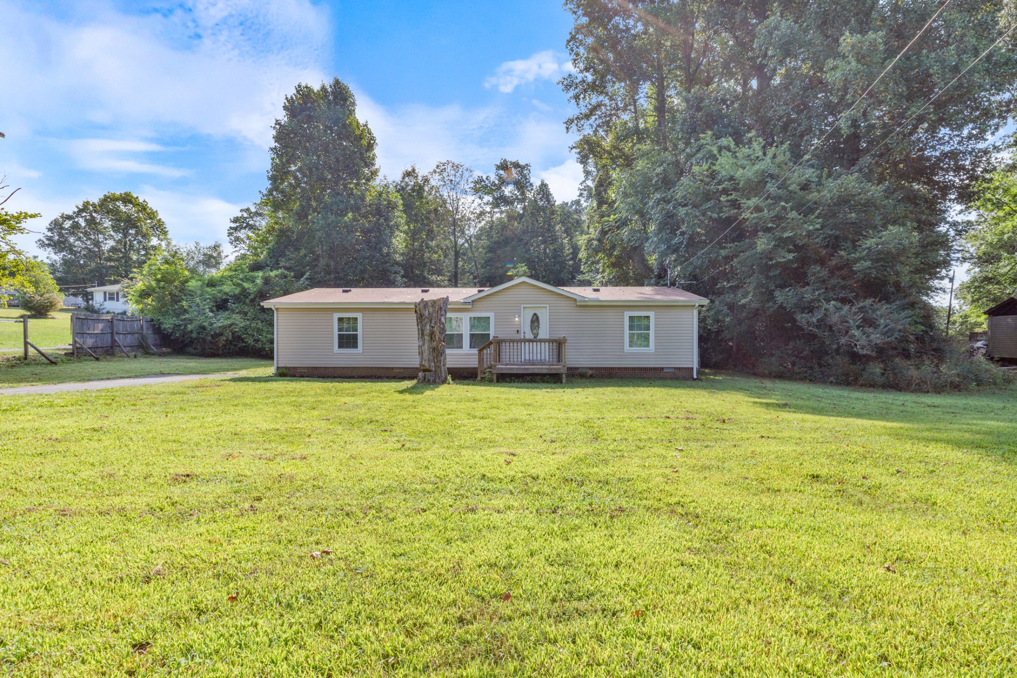145 Bishop Lane Burns TN 37029