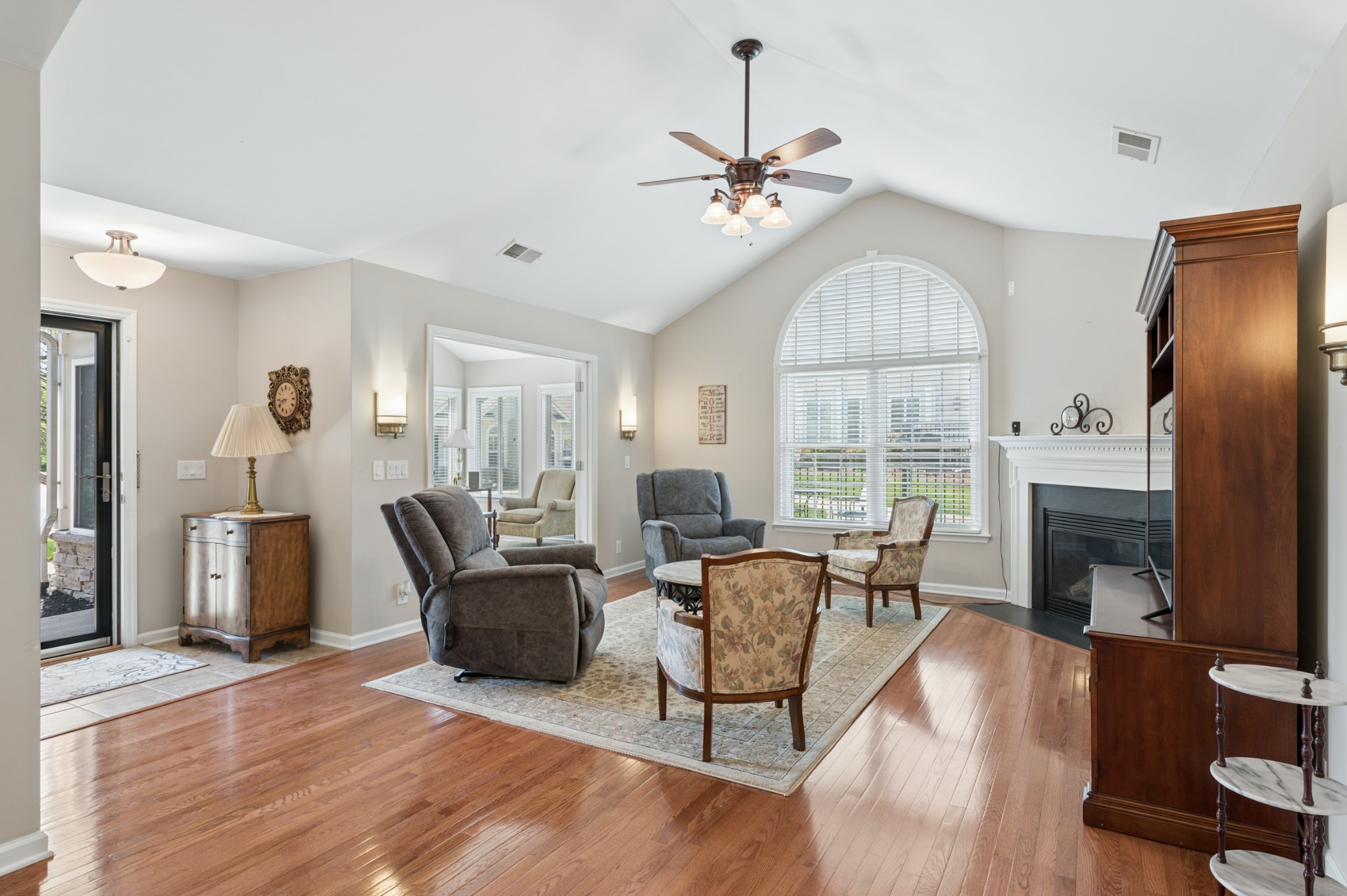 825 Browns Lane Gallatin TN 37066