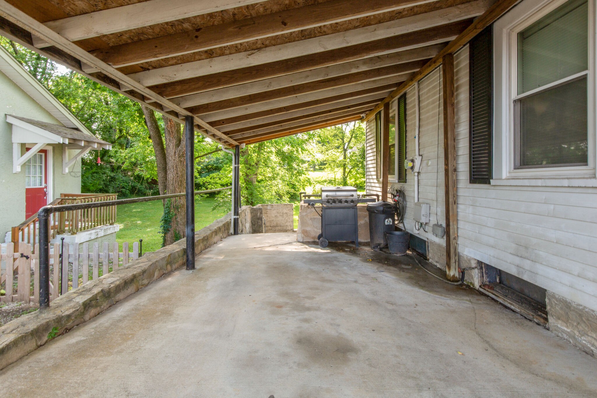 2006 Thomas Avenue Columbia TN 38401