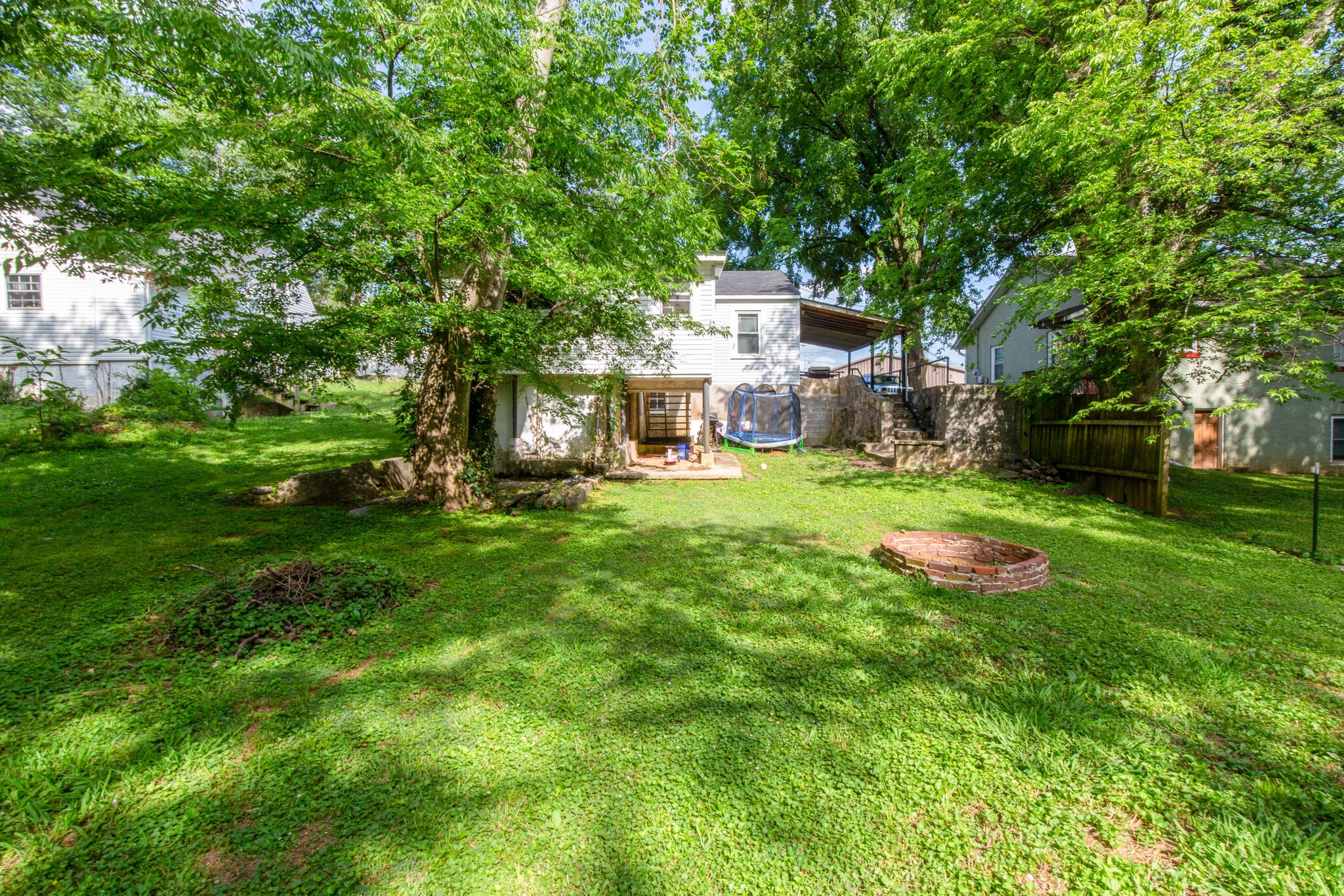 2006 Thomas Avenue Columbia TN 38401