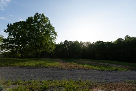 5 Pinewood Road Nunnelly TN 37137