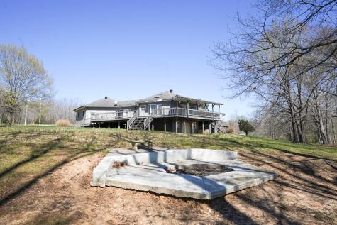 165 Cedar Point Road Bumpus Mills TN 37028