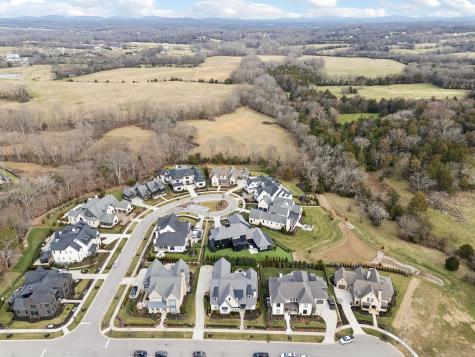 8812 Edgecomb Drive College Grove TN 37046