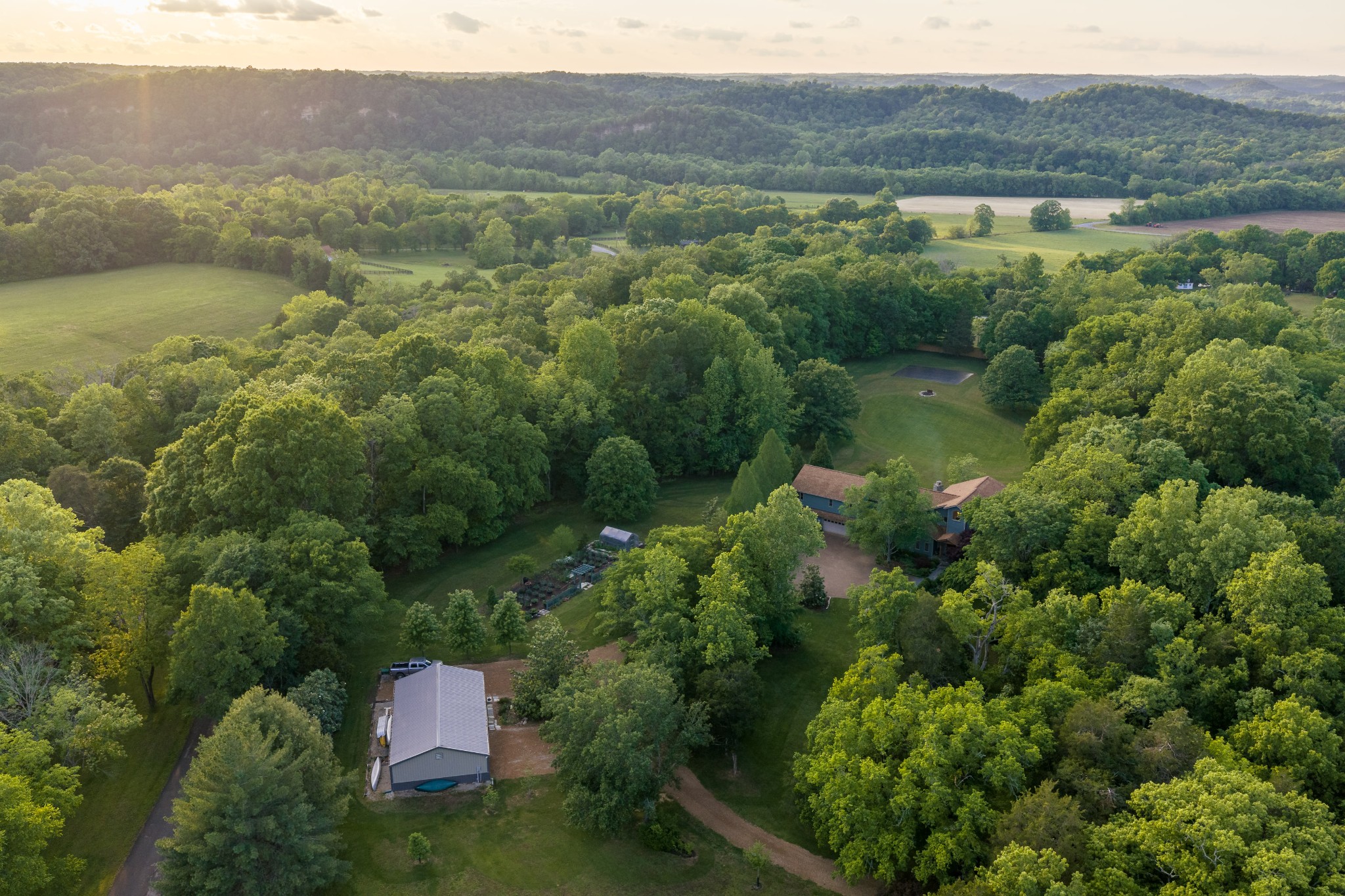 1098 Fred Gibbs Road White Bluff TN 37187