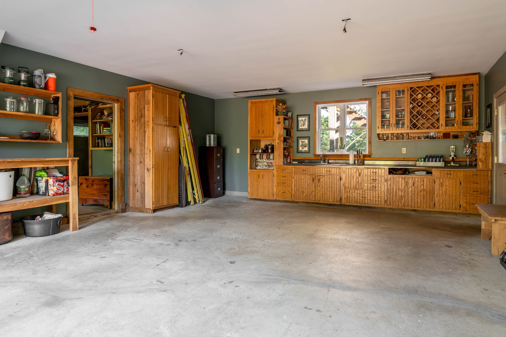 1098 Fred Gibbs Road White Bluff TN 37187