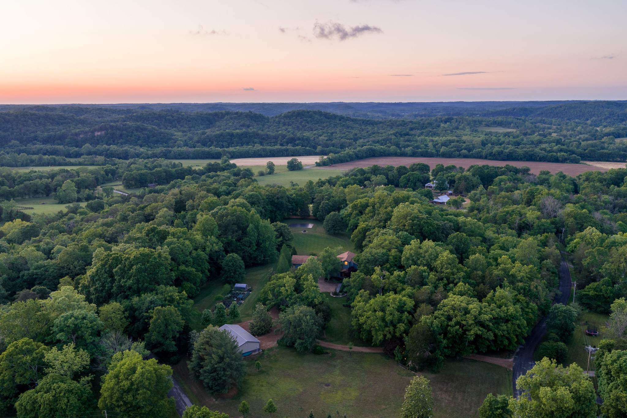 1098 Fred Gibbs Road White Bluff TN 37187