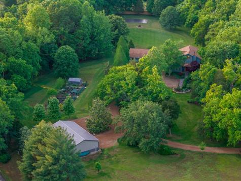 1098 Fred Gibbs Road White Bluff TN 37187