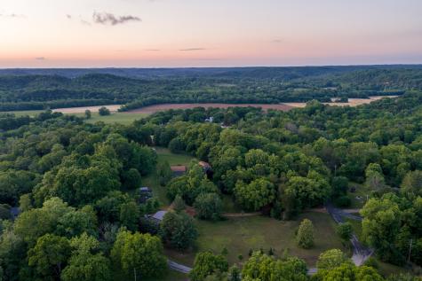 1098 Fred Gibbs Road White Bluff TN 37187