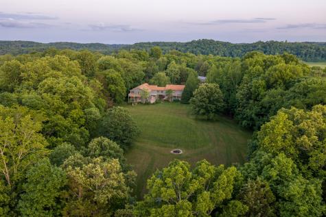 1098 Fred Gibbs Road White Bluff TN 37187