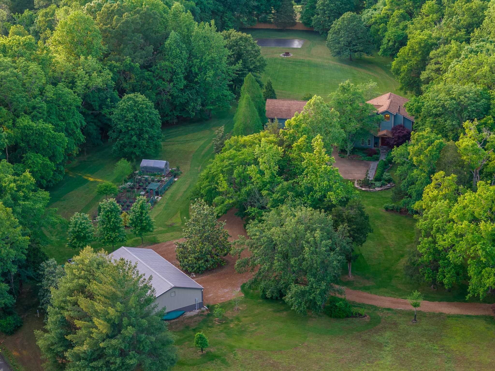 1098 Fred Gibbs Road White Bluff TN 37187