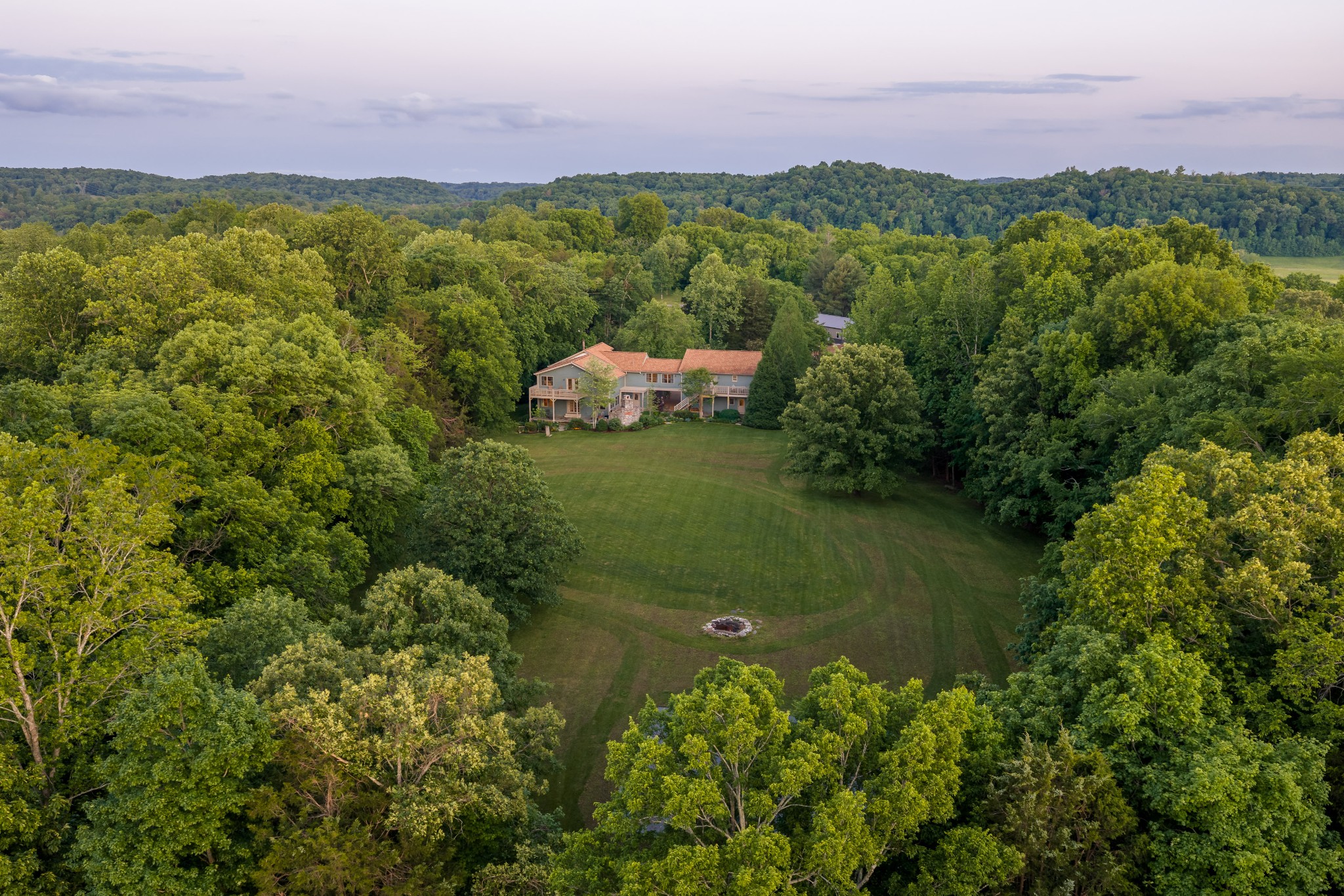 1098 Fred Gibbs Road White Bluff TN 37187