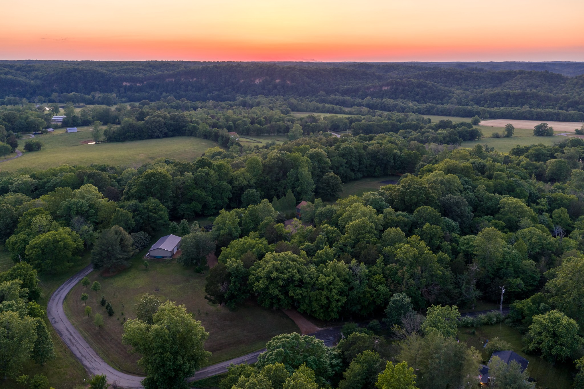 1098 Fred Gibbs Road White Bluff TN 37187