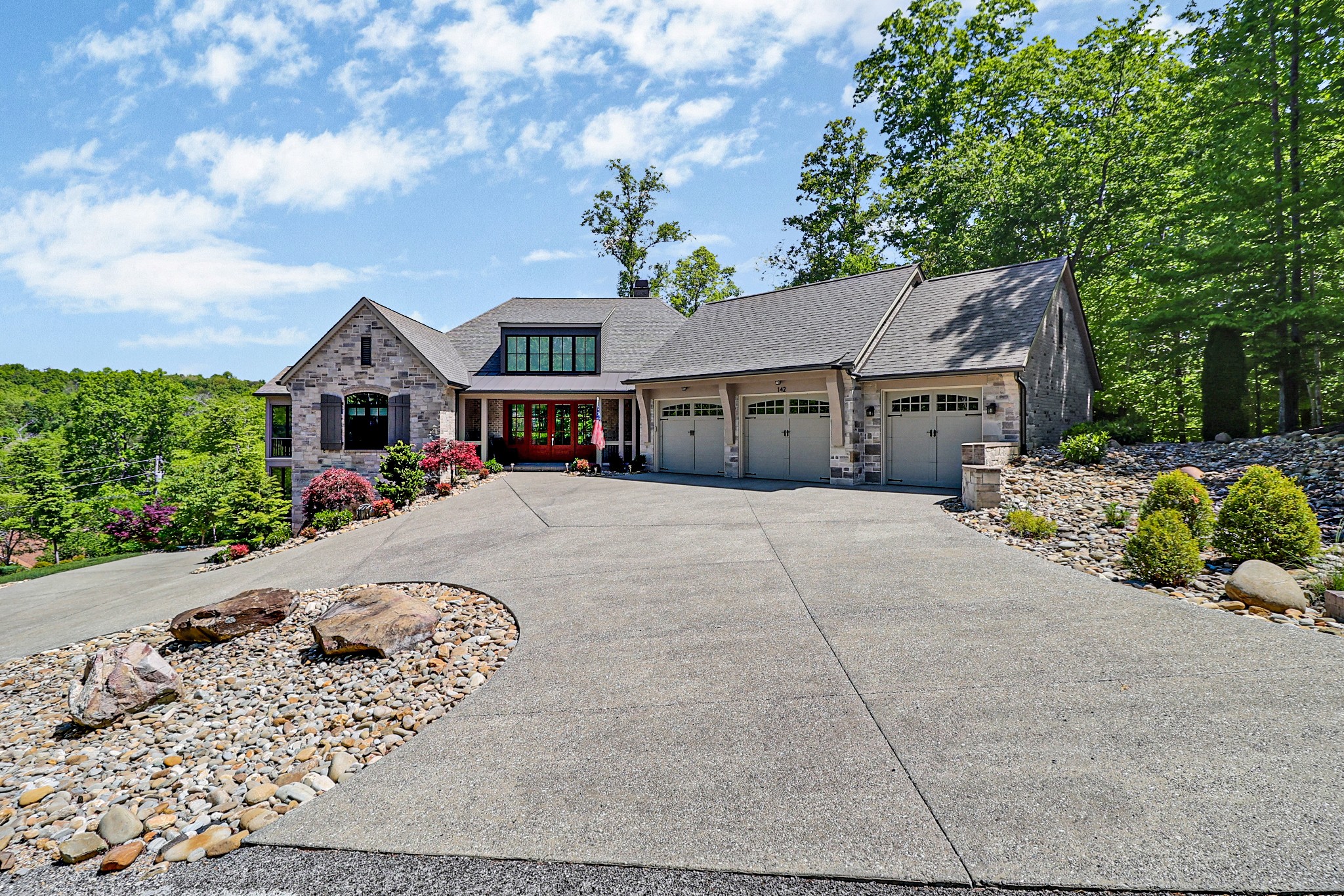 142 Pineridge Loop Crossville TN 38558