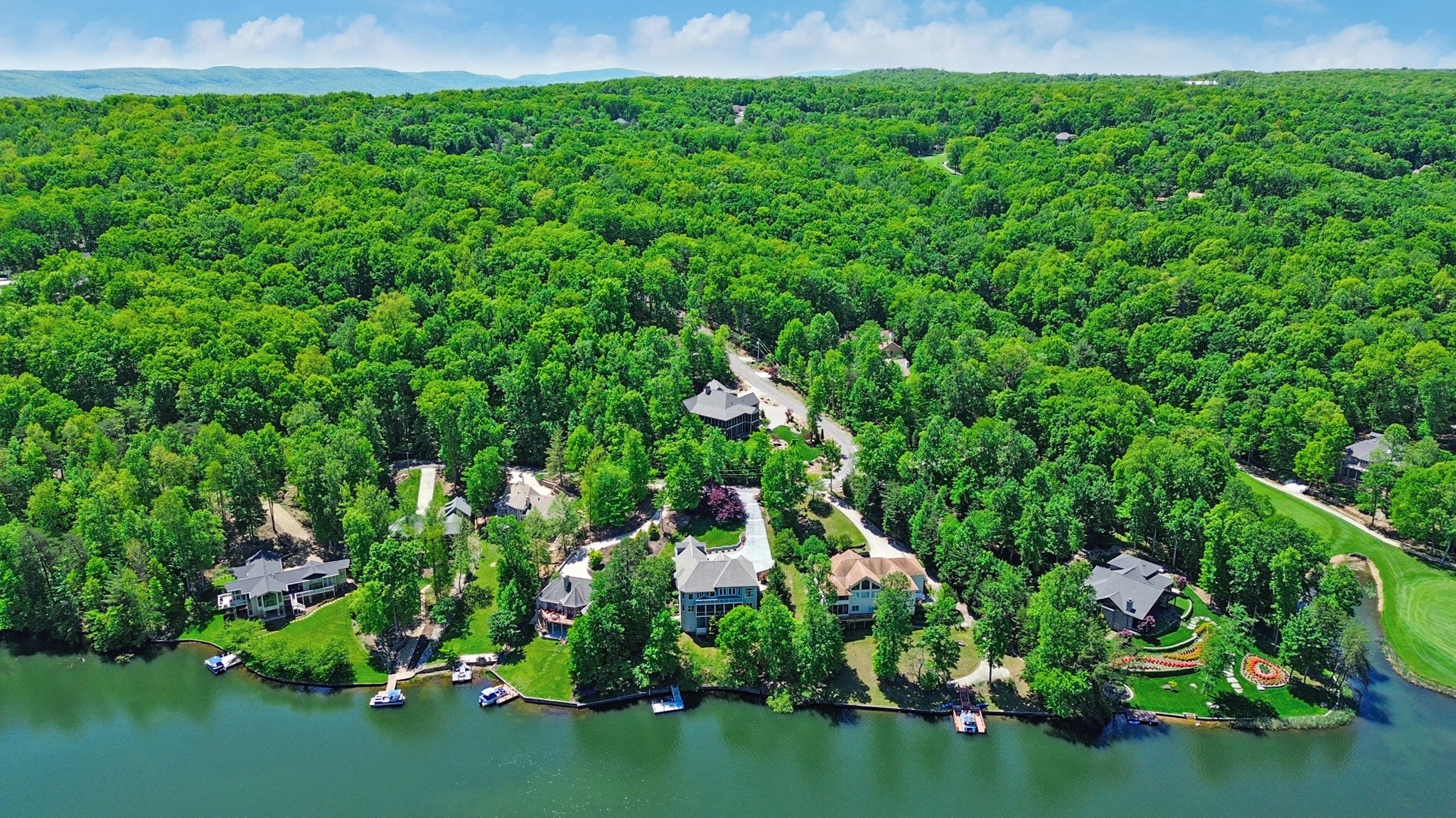 142 Pineridge Loop Crossville TN 38558