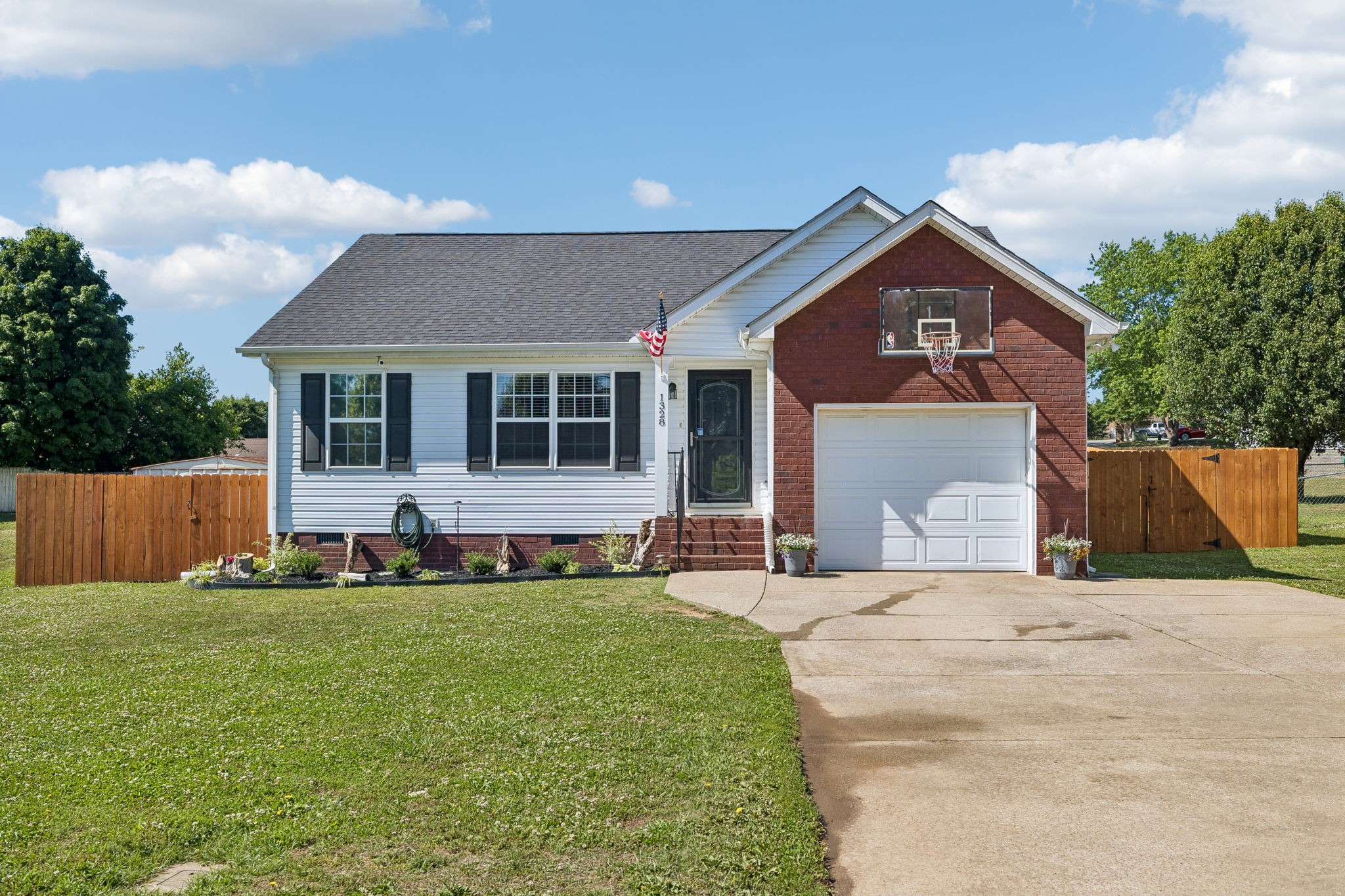 1328 Peachtree Street Murfreesboro TN 37129