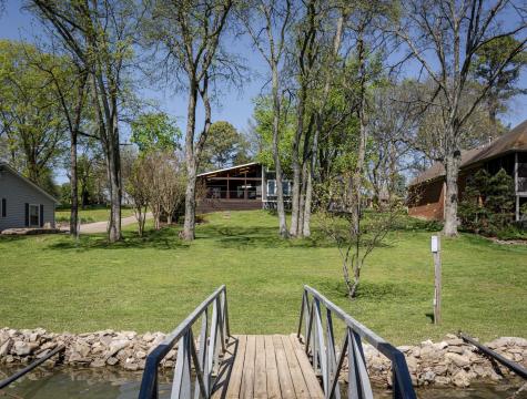 1115 Shoreside Drive Hendersonville TN 37075
