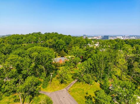 1306 Belmont Park Court Nashville TN 37215