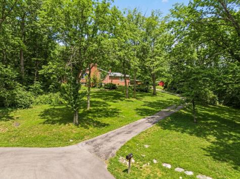 1306 Belmont Park Court Nashville TN 37215